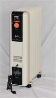 OIL FILLED ELECTRIC HEATER / WORKS FINE