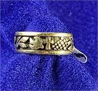 Unmarked 14kt YG - Embossed Band Ring