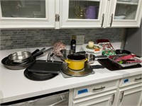 Large Collection of Cookware & Gadgets
