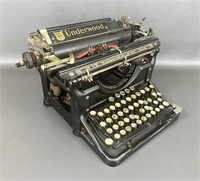 Vintage Underwood Typewriter 6-11