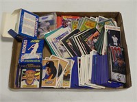 BOX OF ASS'T BASEBALL CARDS