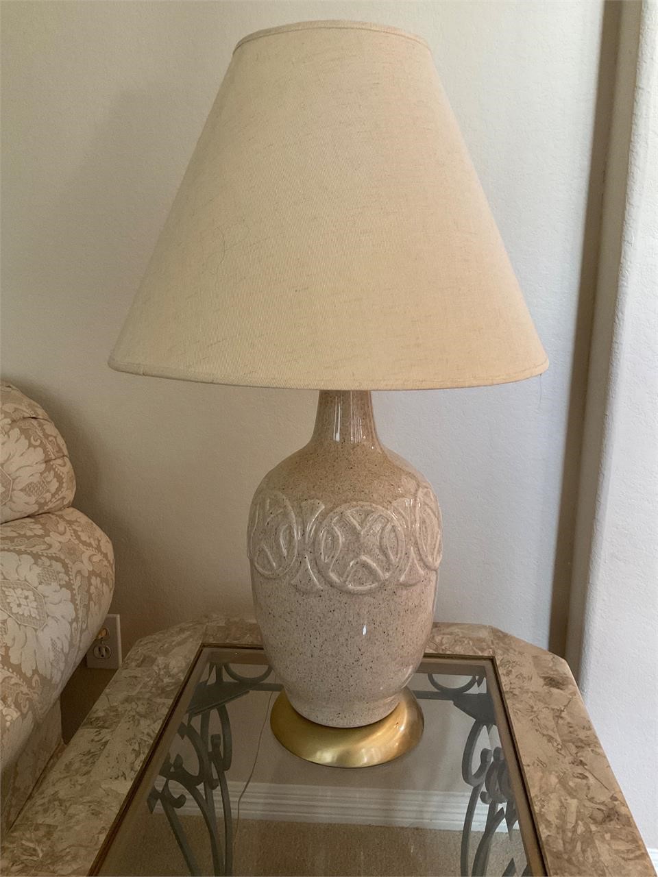 PAIR OF LAMPS WITH SHADES