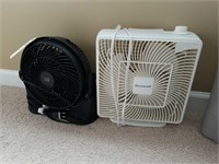 2 SMALL PERSONAL FANS