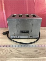 Toastswell Toaster