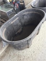 100 Gallon Rubbermaid Water Tub