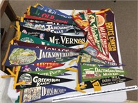 Lot of vintage souvenir pennants