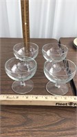 Clear glass pudding/dessert cups