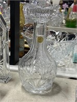 Lead crystal decanter with lid