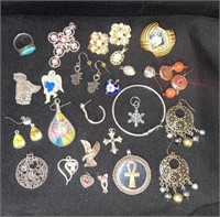 Costume Jewelry Lot of earrings, pendants, rings