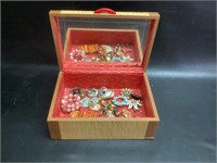 Retro Jewelry Box with Jewelry