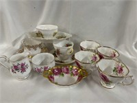 ROYAL ALBERT Lot of teacups and saucers including