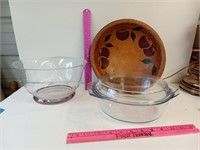 Decrative  bowl (has a Chip) Wooden Bowl, Baking D