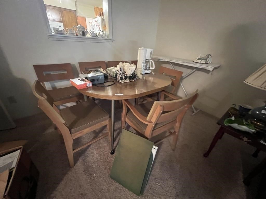 MID-CENTURY MODERN DINING TABLE AND SEVEN CHAIRS
