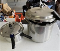 TWO MIRRO PRESSURE COOKERS