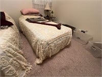 TWIN BED WITH BEDDING