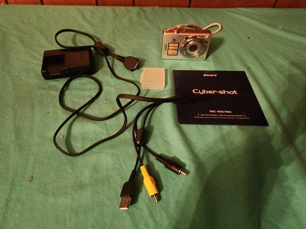 Cybershot camera, small enough to fit in your