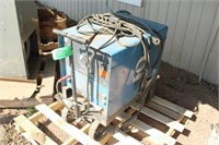 Miller Dialarc 250 AC/DC Welder #JH244044