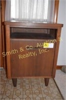 End Table w/ Cabinet