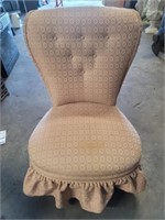 Pink Tufted Ladies Chair