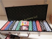 poker chip playing set in metal carrying case