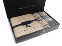 Burberry UNUSED Towel Set