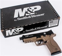 Gun Smith & Wesson M&P22 Semi Auto Pistol in 22LR