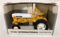 1/16 International Cub Tractor,NIB