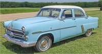 1952 Ford Customline 4-Door Sedan