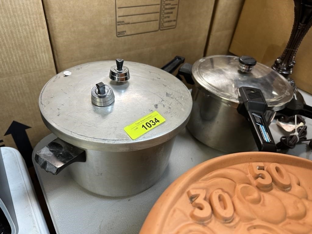 2PC PRESSURE COOKER LOT