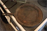 Unmarked 10" Cast Iron Griddle