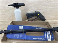 Sprayer and rotary nozzle