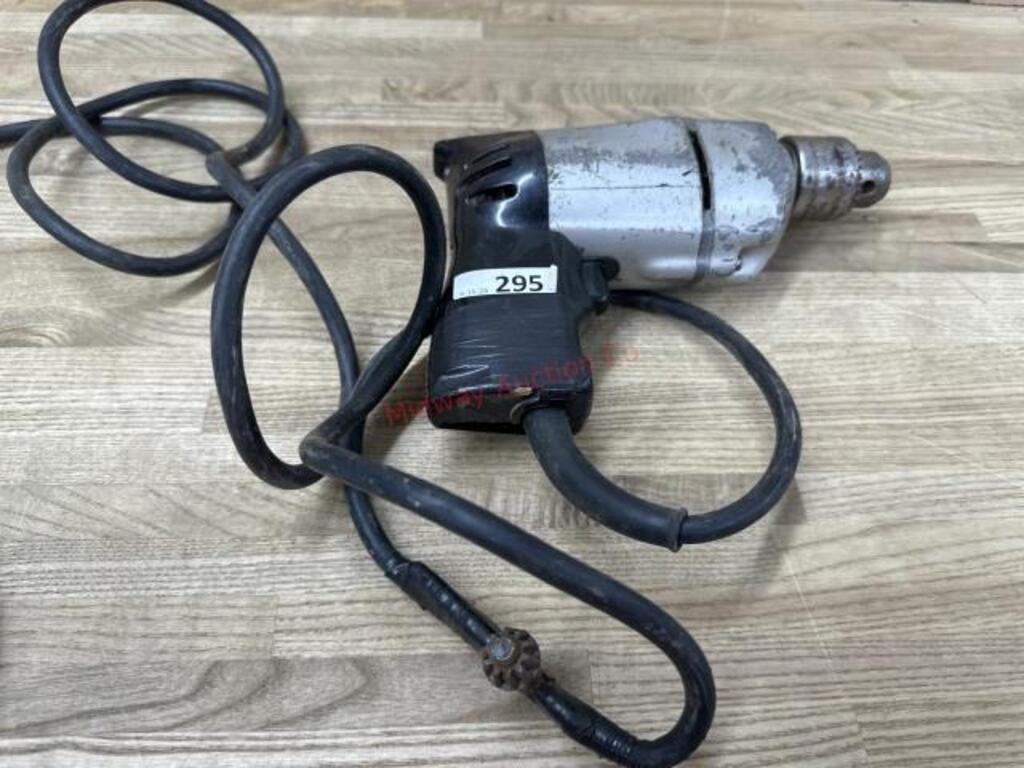 1 ELECTRIC DRILL (BLACK/SILVER)  - NOT TESTED