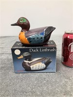 Duck Lintbrush