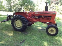 Allis-Chalmers D15 Series II Tractor, Blade, Hitch