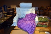 {lot} A White Pillow Support & Queen Size Blanket