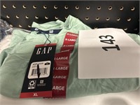 Gap v neck ladies tee XL