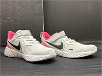 Kids Nike Revolution 5 PSV, RRP $65.00, Photon