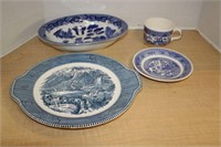 SELECTION OF BLUE AND WHITE SERVING WARE