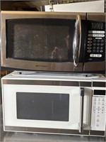 (2) Countertop Microwaves