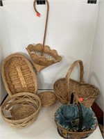 Lot of 6 Baskets.