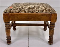 Maple ottoman-stool, stretcher base, turned legs,