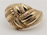 (H) 14kt Yellow Gold Textured Knot Ring (size 6)