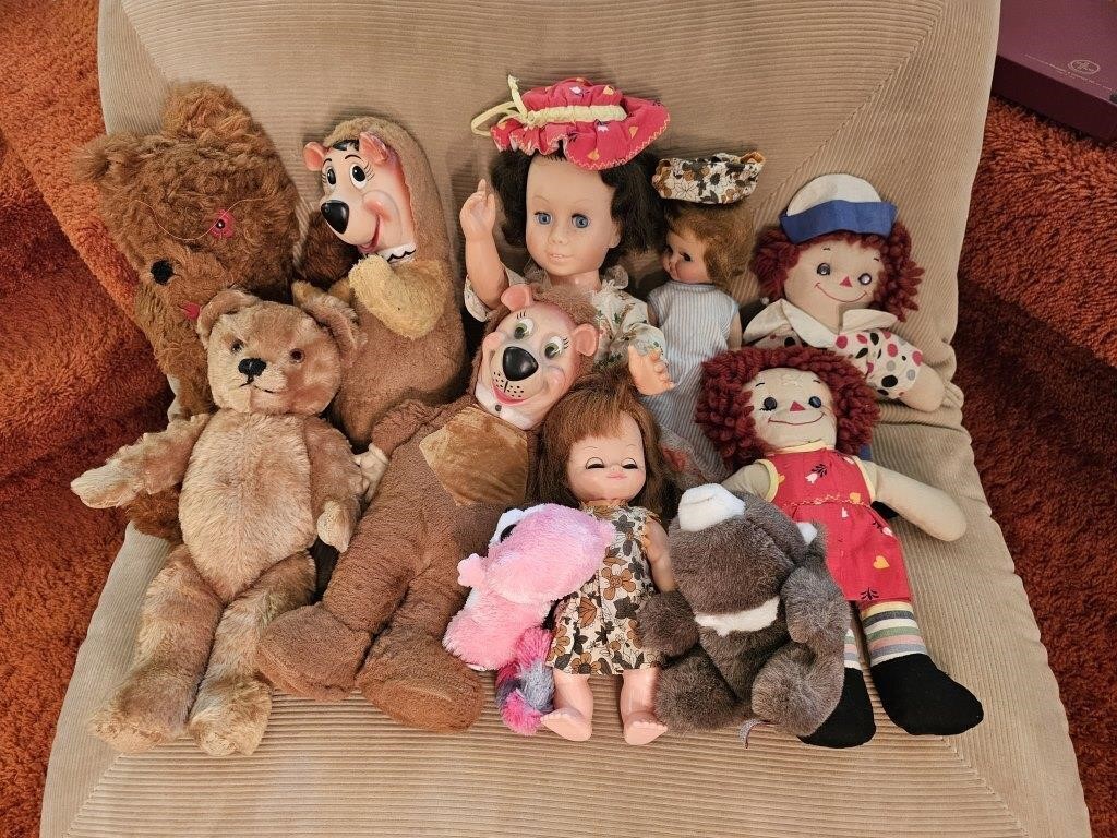 Vintage Dolls & Plush Toys
