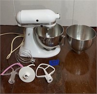 KitchenAid mixer with attachments/bowls