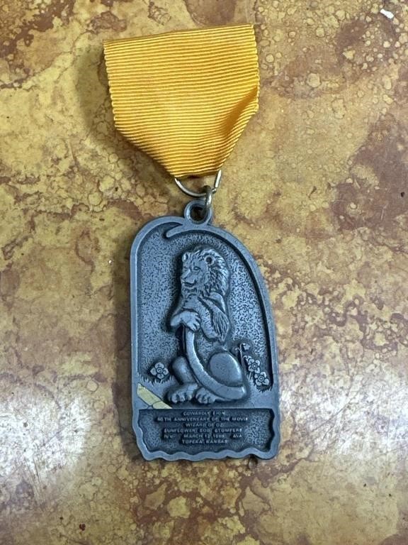1989 Wizard of Oz cowardly lying Medal