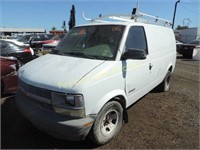 2002 Chevrolet Astro 1GCDM19X02B155389 White