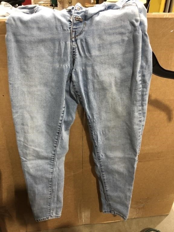 25 Guess Jeans Youth