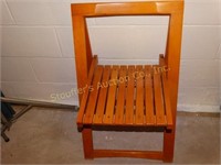 Wood folding chair made in Romania