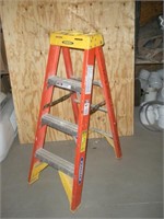 Werner 4' Fiberglass Step Ladder (orange)