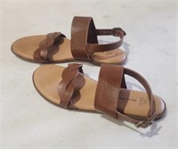 Size 7.5 Time & Tru Memory Foam Sandals